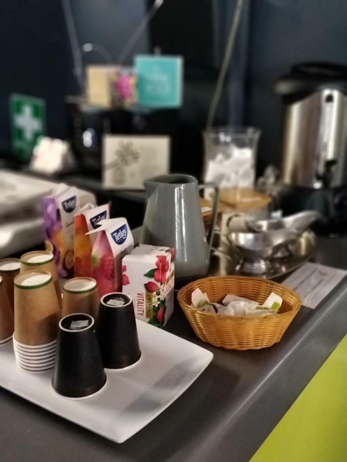 Adventurers Backpackers Hostel ทาวน์วิล ภายนอก รูปภาพ